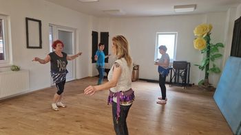 Orientalski ples v Medgeneracijskem centru Prebold