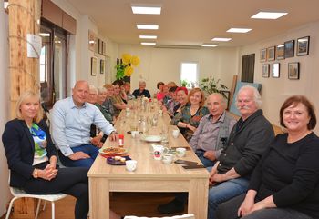 Župan kuhal kosilo za prostovoljce. Iskrena gesta zahvale v Nacionalnem tednu prostovoljstva