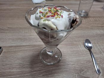 Sredina kuharska druženja dišijo po domačem – tokrat po makaronih z mesom