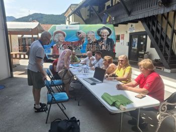 Mobilni heroji na obisku – digitalna pomoč na kmečki tržnici Prebold