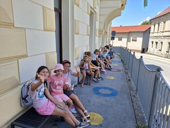 Počitniško varstvo v Medgeneracijskem centru Prebold polno ustvarjalnosti, igre in smeha
