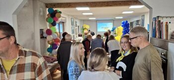 Ko se srečajo pesem, okus in nasmeh, se med ljudmi rodi most prijateljstva