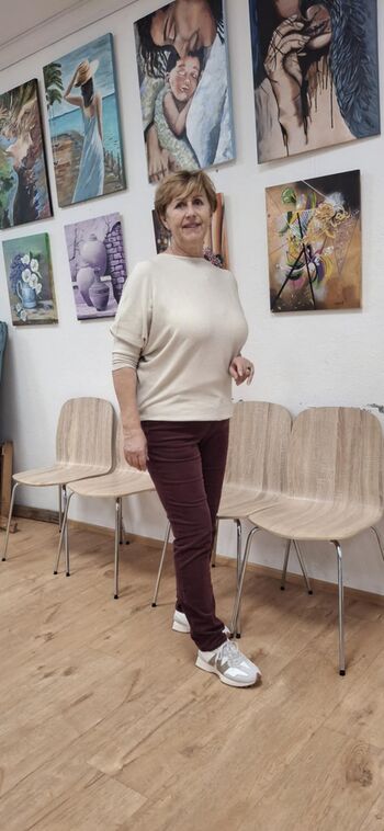 Slikarska razstava Danice Pirnat v Medgeneracijskem centru Prebold Slikarska razstava Danice Pirnat v Medgeneracijskem centru Prebold