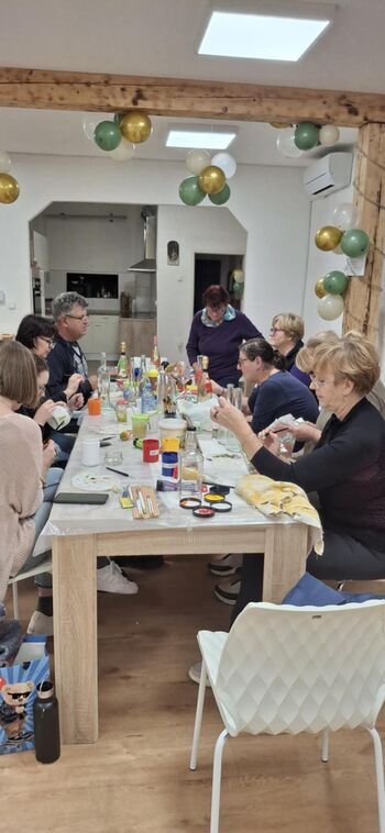 Ustvarjalno popoldne s pridihom osebnosti Ustvarjalno popoldne s pridihom osebnosti