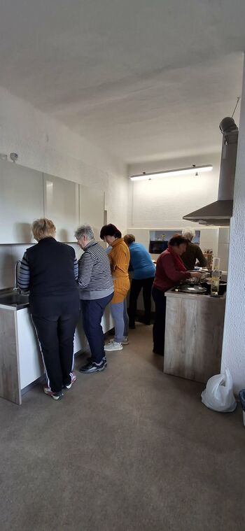 Recepti, zgodbe in prijateljstva – kuharska delavnica v Preboldu