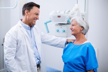 Rak prebavil: kako poteka pot od diagnoze do zdravljenja?