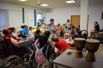 Prvo poletno varstvo otrok v VDC Ajdovščina - Vipava: razigrana šola za življenje  