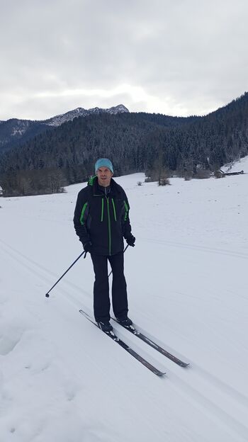 Tradicionalno zimovanje v Kranjski Gori – neprecenljiva izkušnja gibanja, povezanosti in prave zime