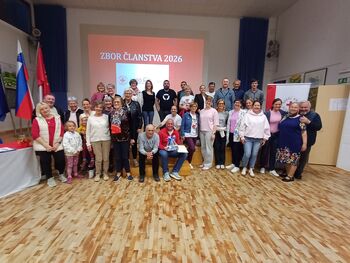 Zbor članov Rdečega križa Logatec