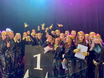 Plesna scena navdušuje že na začetku sezone