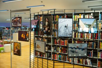 V preboldski knjižnici razstavljajo člani fotografskega krožka UTŽO Žalec V preboldski knjižnici razstavljajo člani fotografskega krožka UTŽO Žalec