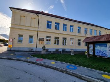 Javni poziv za uporabo športnih prostorov in vrtca