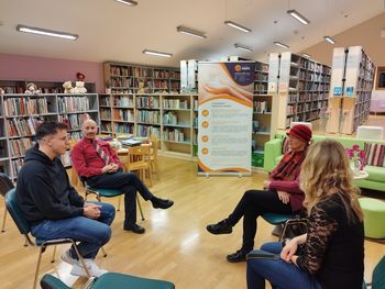 »25 let dodajamo življenje« – razstava in Hospickafe v Občinski knjižnici Prebold