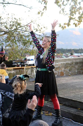 Čarabučijada na gradu Komenda