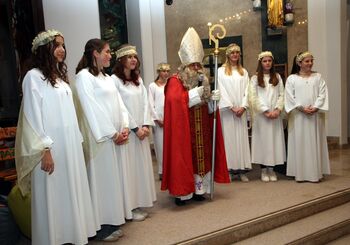 Sv. Miklavž obdaril 240 otrok Sv. Miklavž obdaril 240 otrok