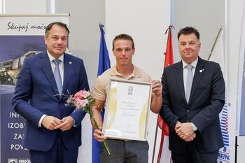 V Bukovici slavili 60 jubilejev in podelili 3 najvišja priznanja OZS