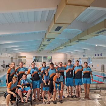 Plavalčki na Državnem prvenstvu do 19 let s 7 zlatimi in eno srebno medaljo