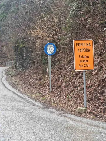 Petačev graben
