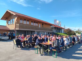 Zavod za izvajanje osebne asistence in oskrbo na domu – Zavod Lanin svet Apače v letu 2025 