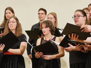 Predtekmovalni koncert treh zborov