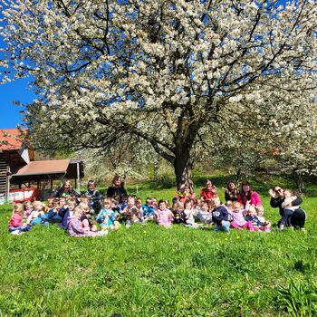 Izlet vrtca na kmetijo Kozinc
