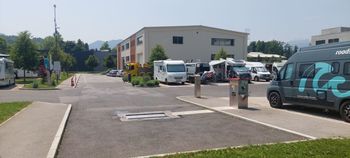 Parkirišče in postajališče za avtodome na Bledu