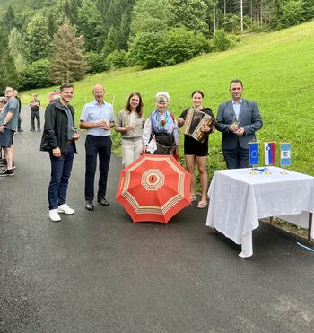 Na Kupljenik po novi cesti