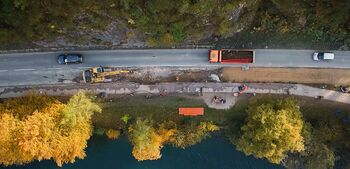 Do božiča bo umaknjena zapora na pešpoti okoli Blejskega jezera