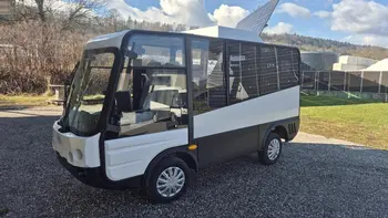 Mini busa prihajata na Bled 