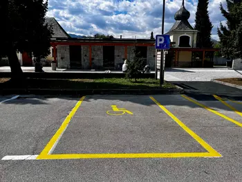 Prilagojen dostop do pokopališča na Bledu
