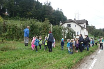 Obisk vrtca na sadjarski kmetiji Janša