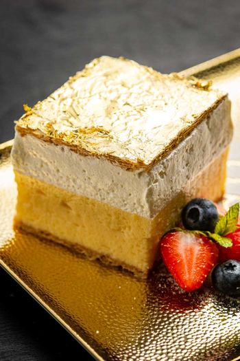 Prva zlata kremna rezina na voljo v Bled Rose hotelu