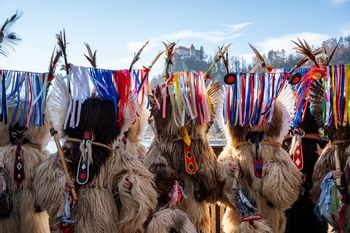 Na pustnem karnevalu se je zbralo 400 Blejskih legend 