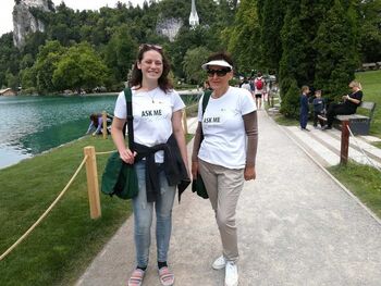 Informacijska ekipa na terenu: pomoč obiskovalcem neposredno ob jezeru