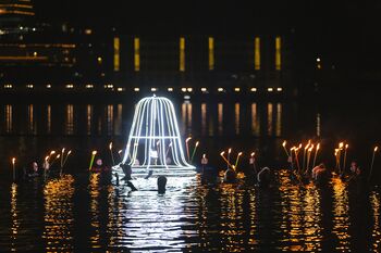 Zimska pravljica: Legenda o potopljenem zvonu Zimska pravljica: Legenda o potopljenem zvonu