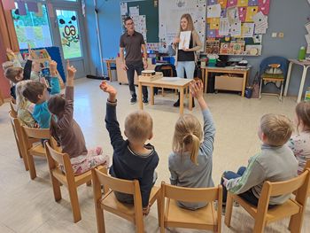 Glasbeni obisk v vrtcih Dobrova in Brezje Glasbeni obisk v vrtcih Dobrova in Brezje