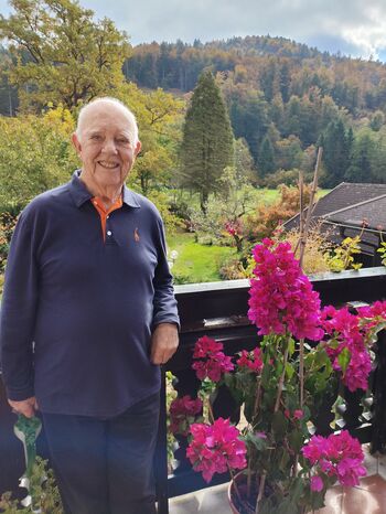 Častitljivih 90 let nekdanjega ravnatelja OŠ Dobrova, gospoda Franca Malovrha Častitljivih 90 let nekdanjega ravnatelja OŠ Dobrova, gospoda Franca Malovrha