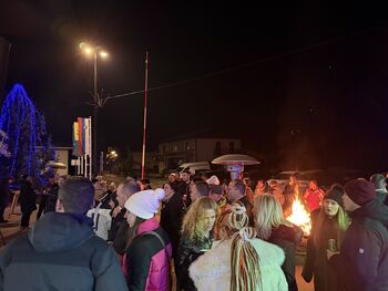 Prižig prazničnih lučk na Dobrovi