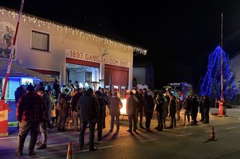 Prižig prazničnih lučk na Dobrovi