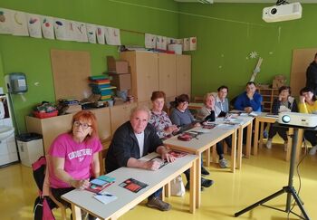 Digitalno usposabljanje starejših v OŠ Polhov Gradec Digitalno usposabljanje starejših v OŠ Polhov Gradec
