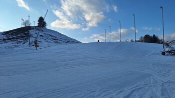 Odprtje smučarske sezone na smučišču Šentjošt
