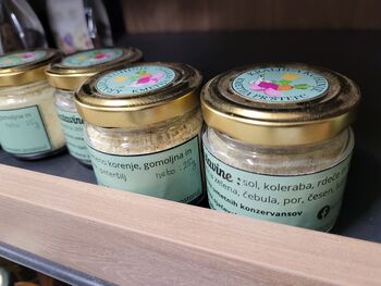 Zlato priznanje za liofilizirano zelenjavno začimbno mešanico Zlato priznanje za liofilizirano zelenjavno začimbno mešanico