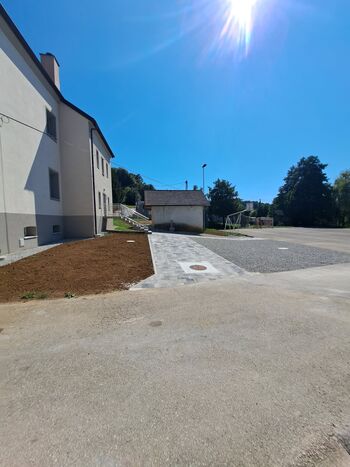 Poletna prenova na Podružnični šoli Šentlovrenc Poletna prenova na Podružnični šoli Šentlovrenc