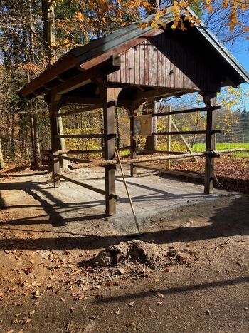 OBNOVA KOZOLČKA NA TREBNJEM VRHU