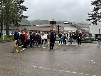 Lipa prihodnosti – simbolna zasaditev ob Dnevu Zemlje pred OŠ Sava Kladnika Sevnica