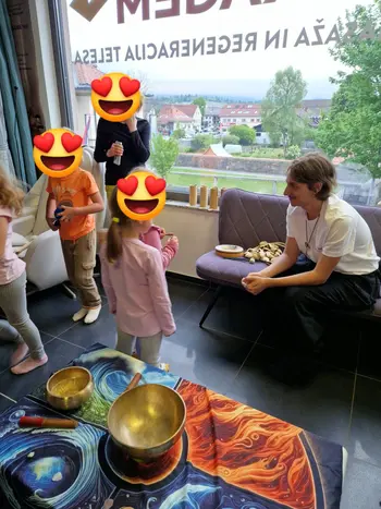 Vtisi iz Zvočne kopeli in predstavitve terapevtskih inštrumentov za otroke