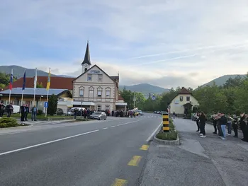 PRVOMAJSKA BUDNICA GODBE NA PIHALA NOVA CERKEV