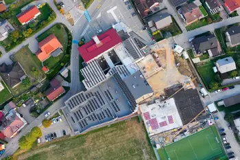 Gradnja nove šole napreduje po planu