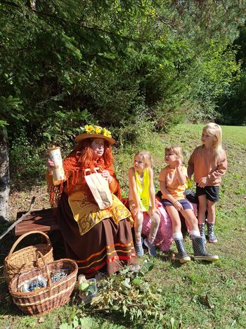 Spet prišla je k nam jesen