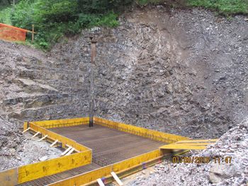 Dela v vrtini Smolekar lepo napredujejo